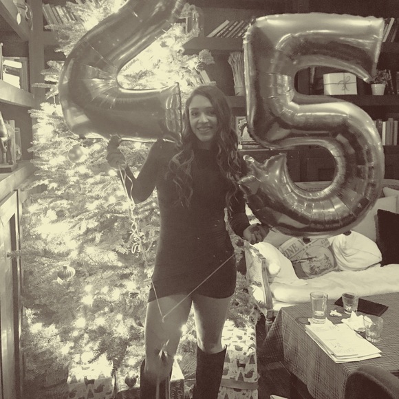 Meet your Posher, Dee - Picture 5 of 5